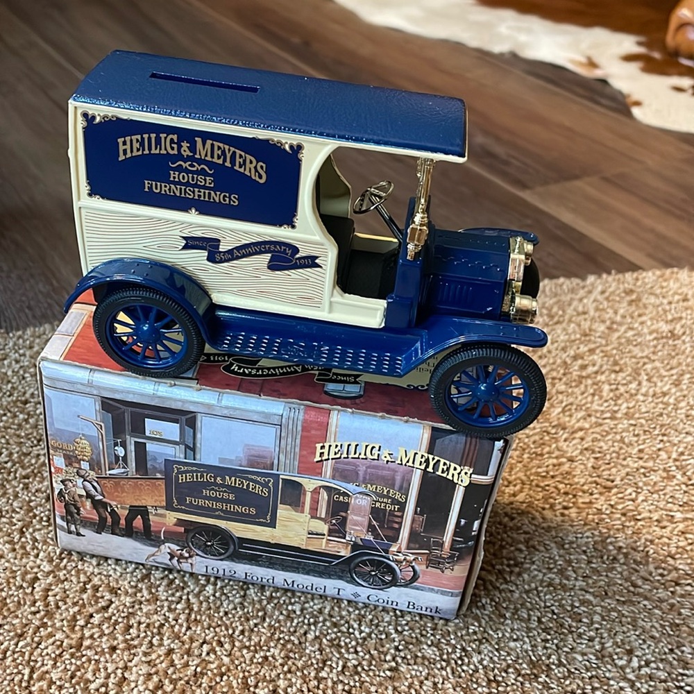 VTG 1912 Ford Model T Diecast metal Bank 85th Anniversary